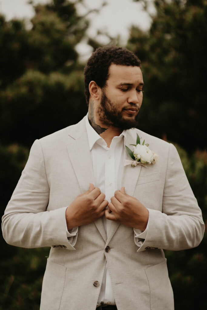 Groom portrait for Oregon elopement