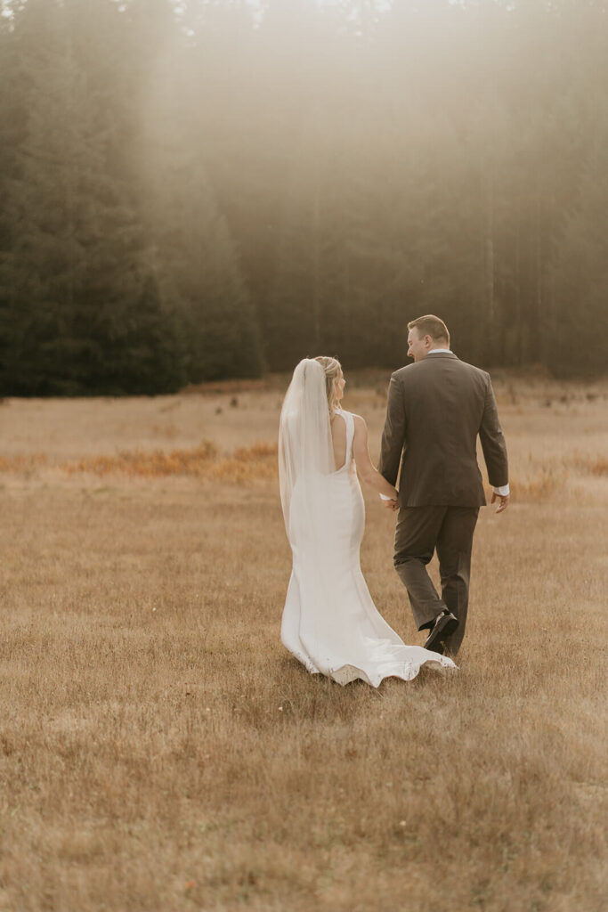 Bride and groom portrait photos in Oregon