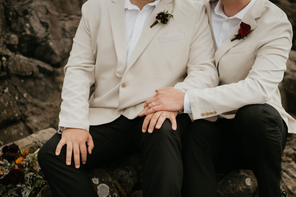 Sunset elopement portraits at the rocky cliffs on the Oregon Coast