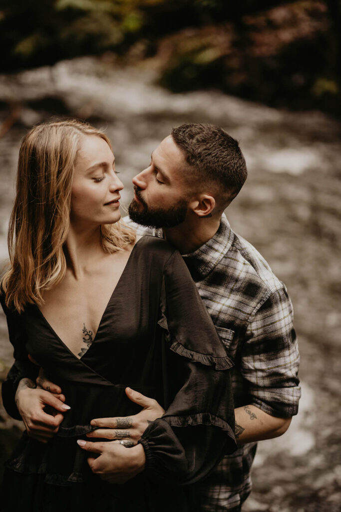 Winter engagement photos in Oregon at Latourell Falls