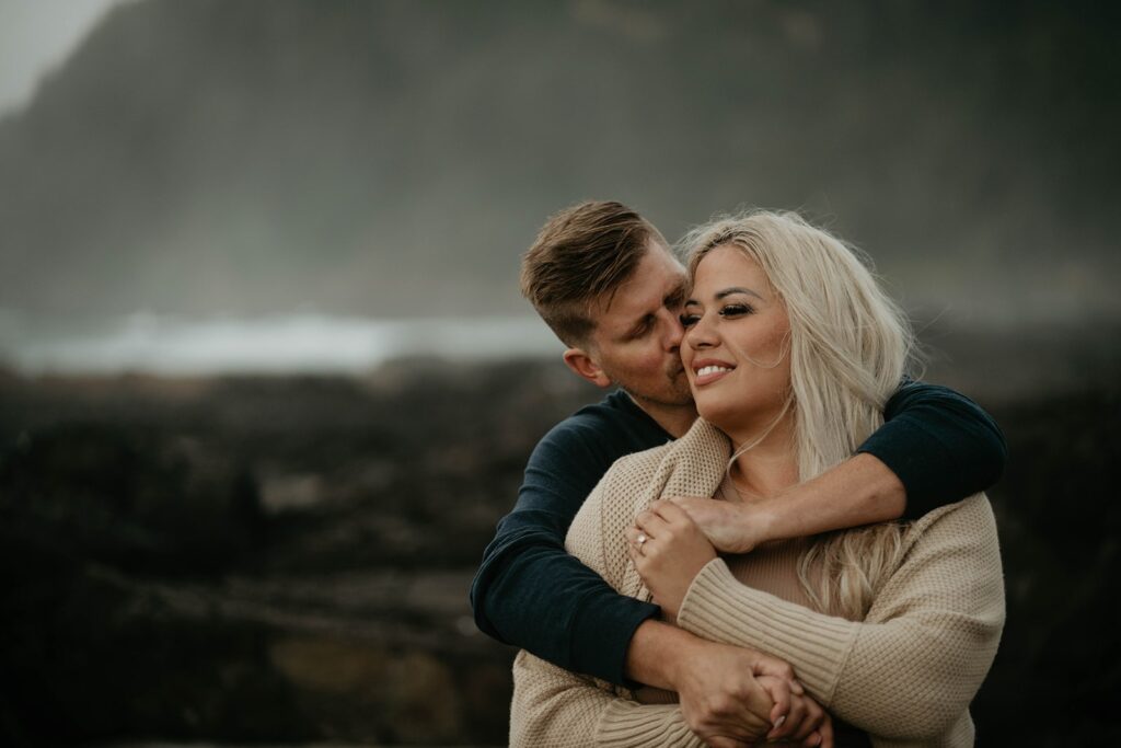 Oregon Coast engagement photos at Cape Perpetua