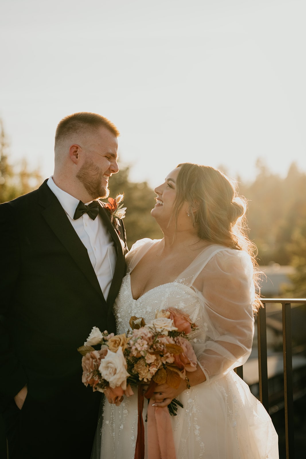 Sunset wedding photos at Ironlight wedding venue in Lake Oswego, Oregon