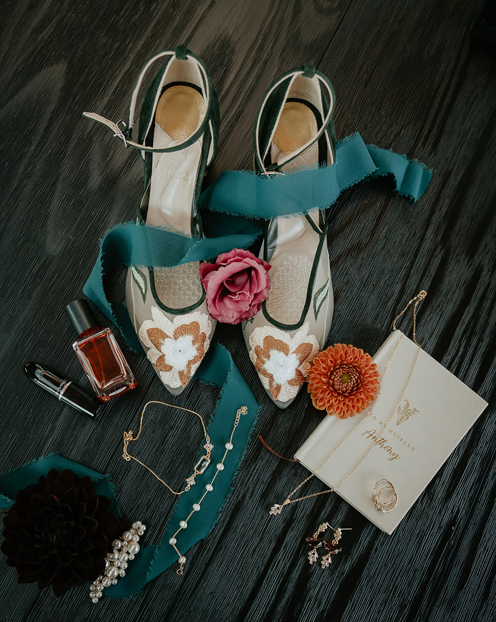 shoes, notes, ribbons, and other wedding-related details.