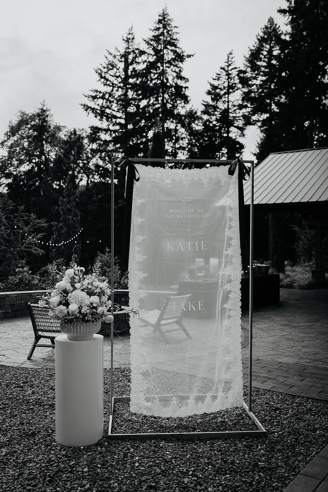 a banner highlighting the married couple's wedding at their cocktail hour.