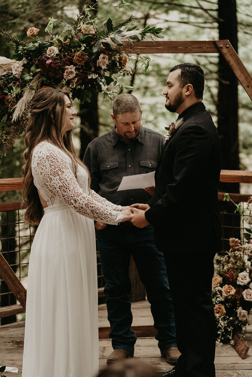 Forest wedding ceremony at Hoyt Arboretum