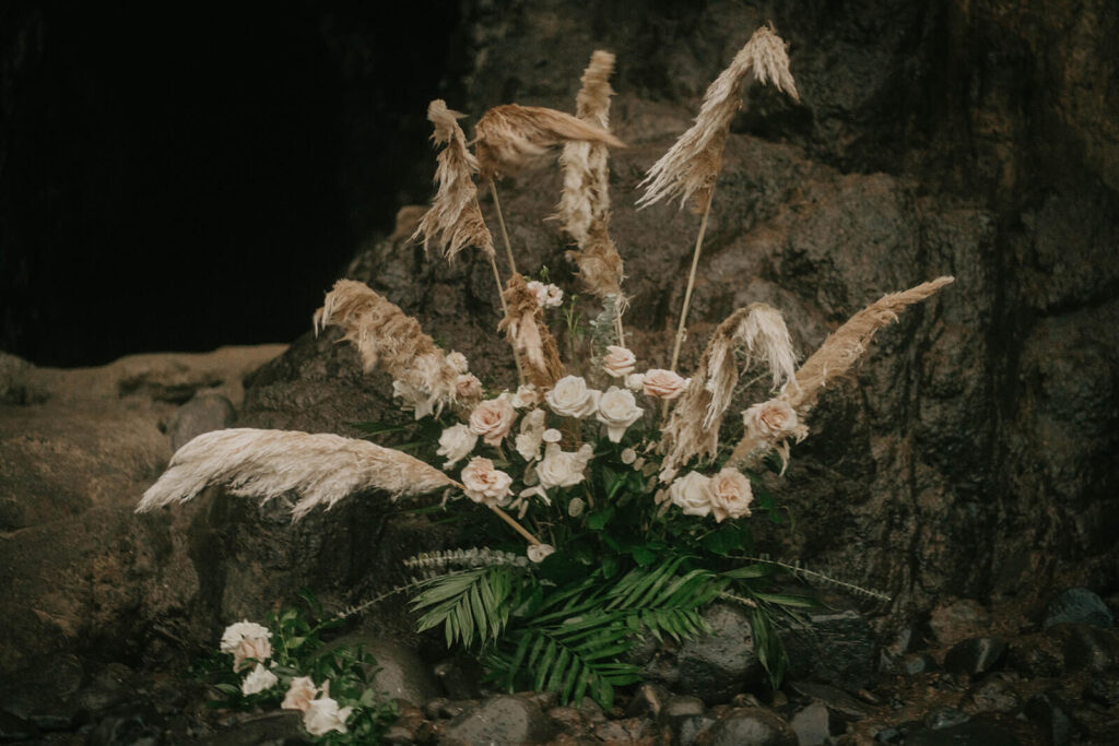 Neutral floral arrangement for Oregon elopement