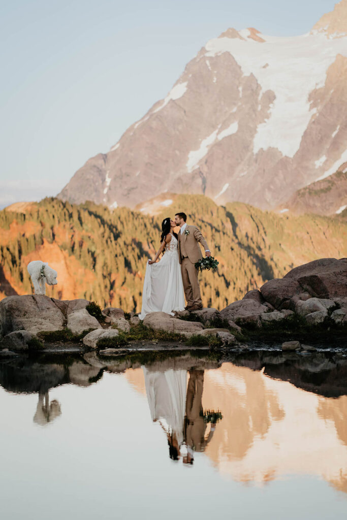 Bride and groom kissing at Artist Point in the North Cascades