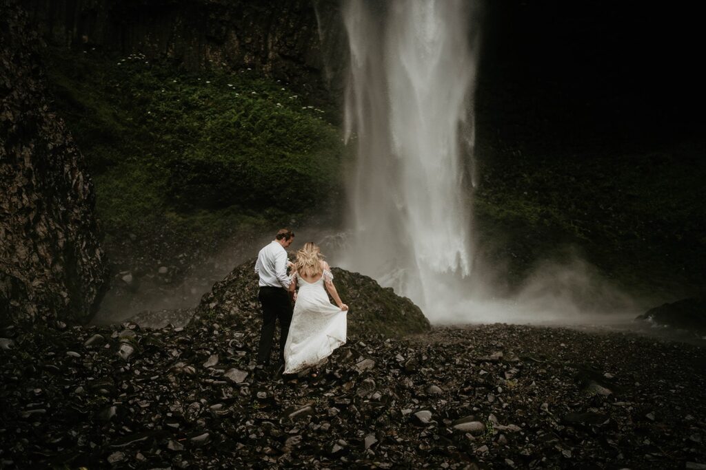 Bride and groom Oregon elopement portraits at Latourell Falls