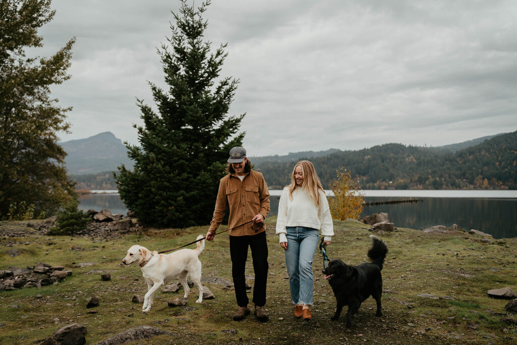A couple with their two dogs during their Columbia River Gorge engagement session. 